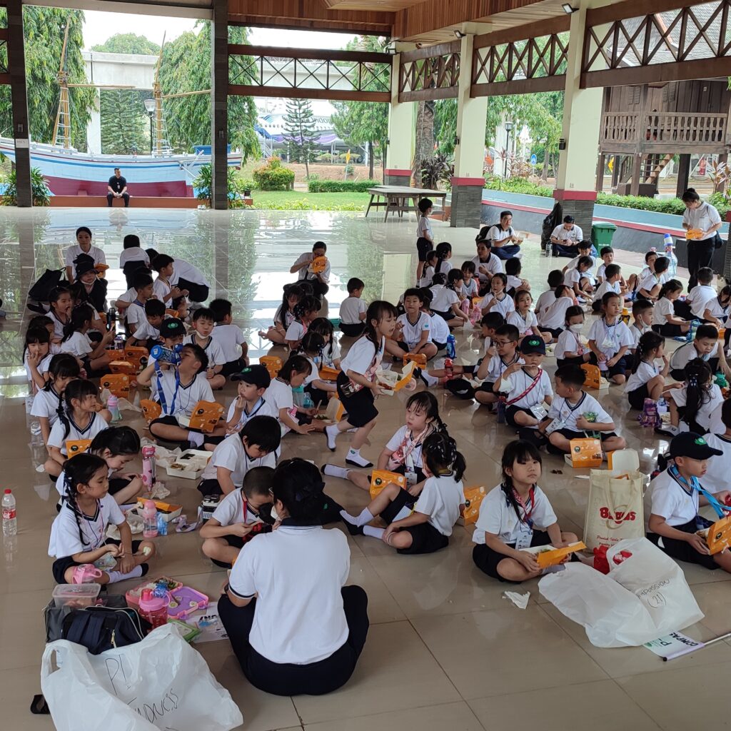 Kegiatan Prakarya Siswa SD Kelas 2