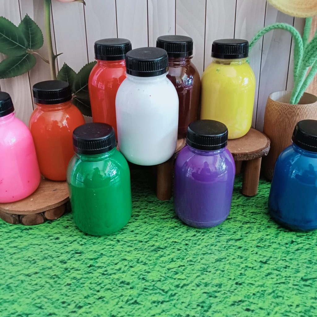 Cat Serbaguna untuk Topi