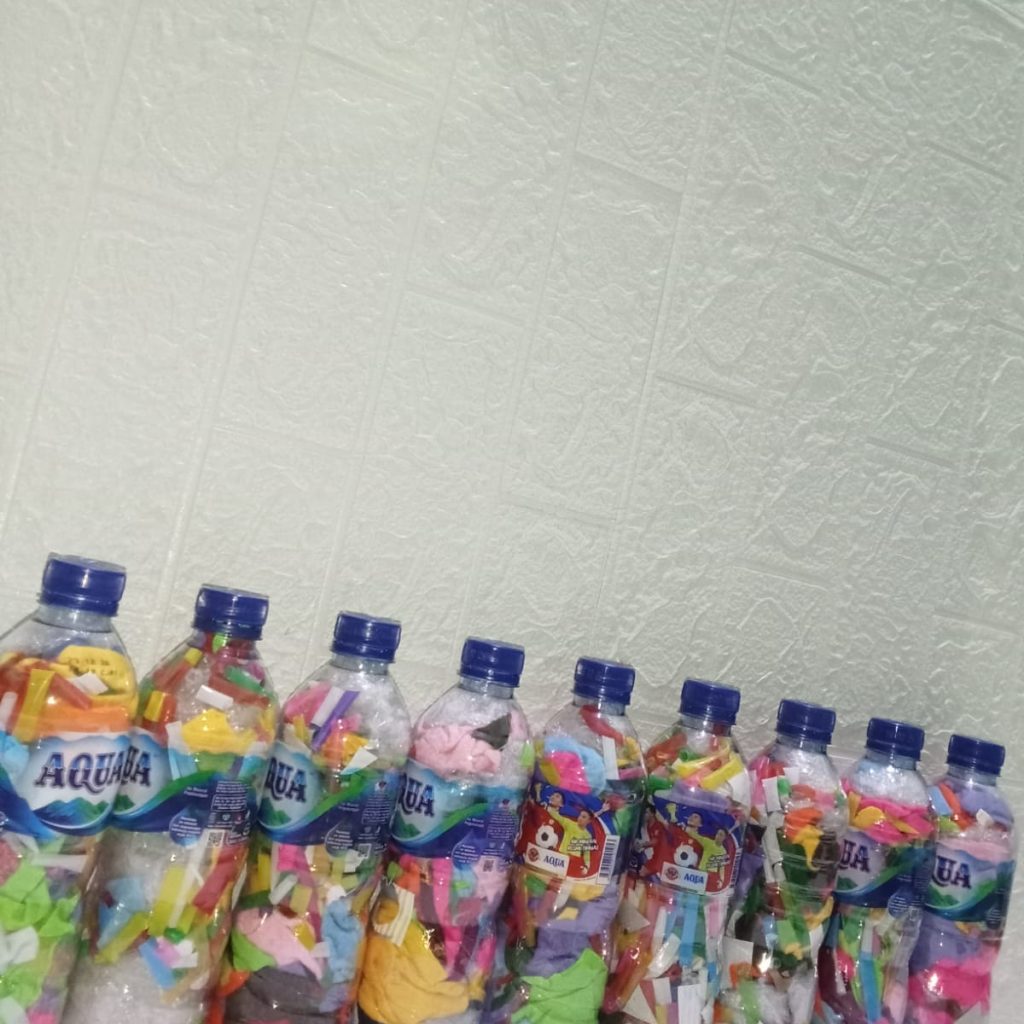 Prakarya Ecobrick dari Botol Bekas