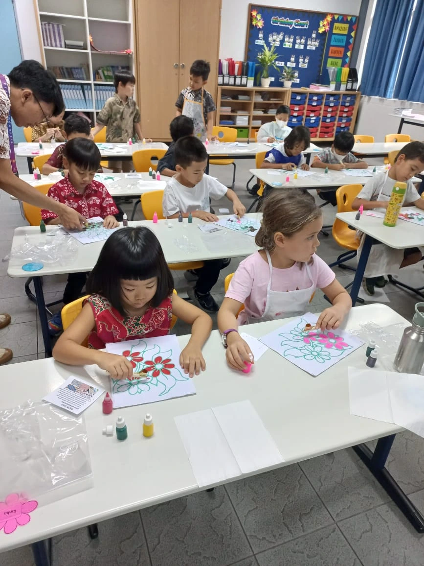 Hari Batik Nasional, Belajar Membatik Sejak Usia Dini TK SD SMP SMA Bersama Prakarya Indonesia