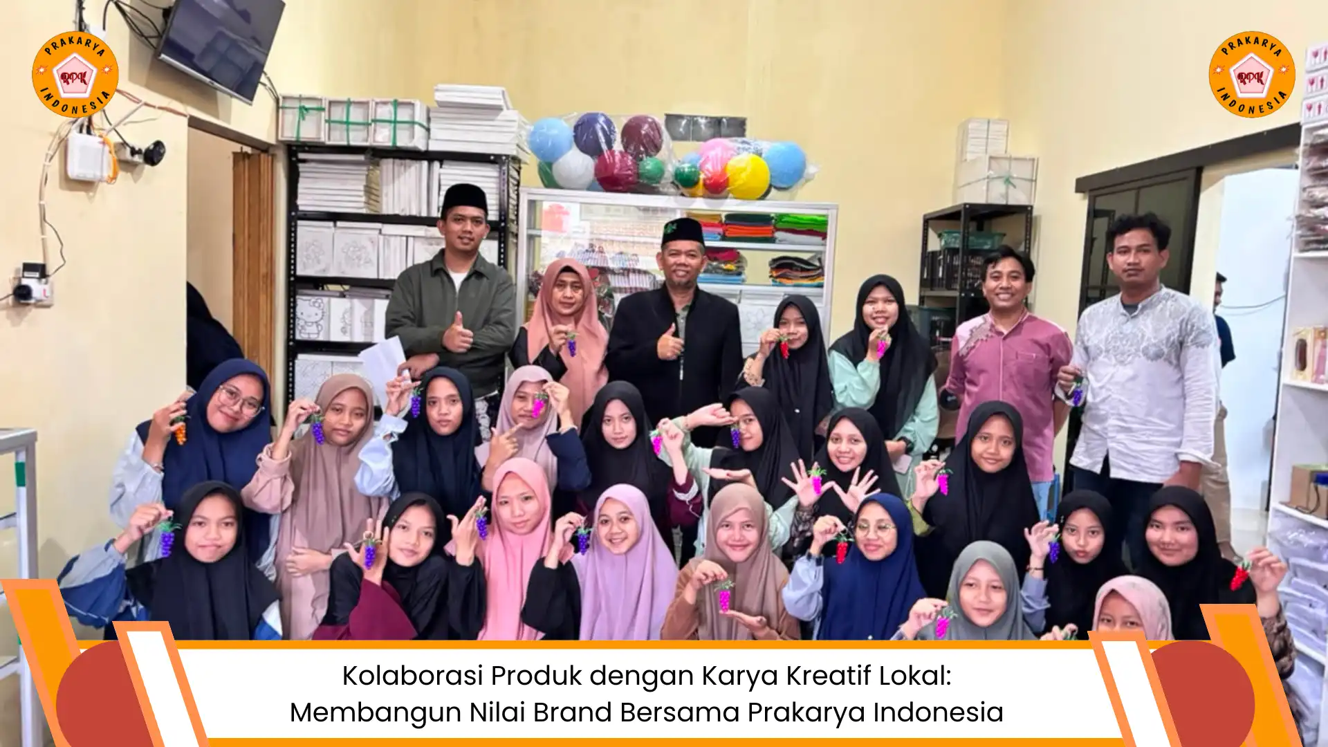 Kolaborasi Produk dengan Karya Kreatif Lokal
